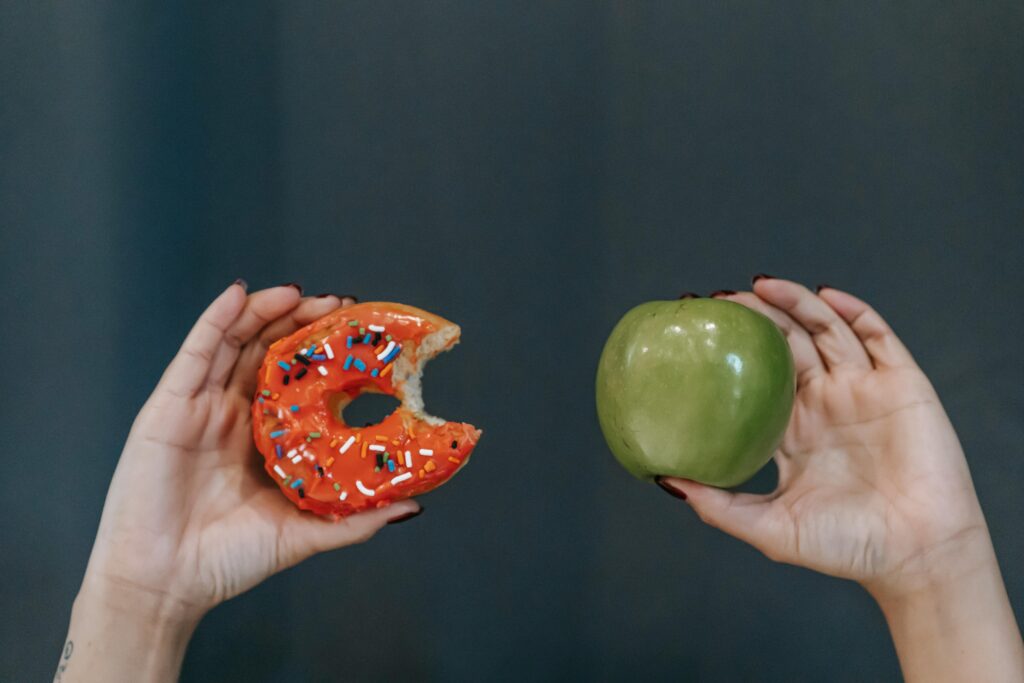 a bite donut and a unbite apple demonstrating The requirements engineer in stakeholder management